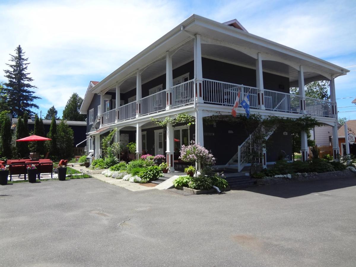 Hotel Saint-Donat Exterior photo